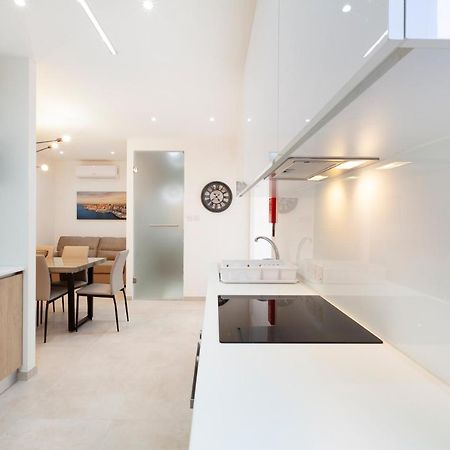 Fl56 - New 3Storey House - Private Entrance & Roof Floriana Eksteriør billede