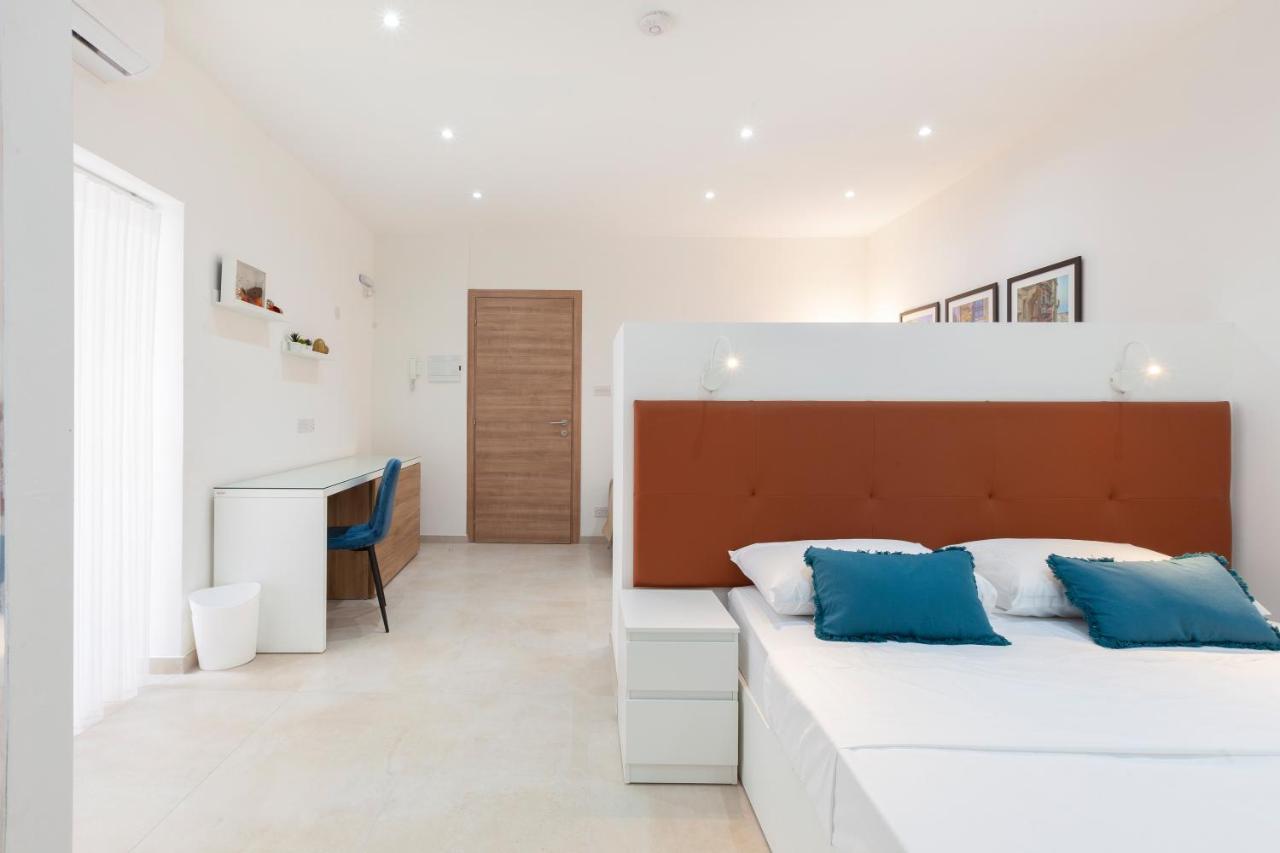 Fl56 - New 3Storey House - Private Entrance & Roof Floriana Eksteriør billede