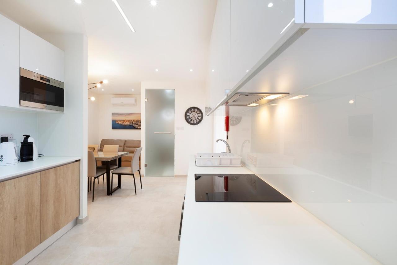 Fl56 - New 3Storey House - Private Entrance & Roof Floriana Eksteriør billede
