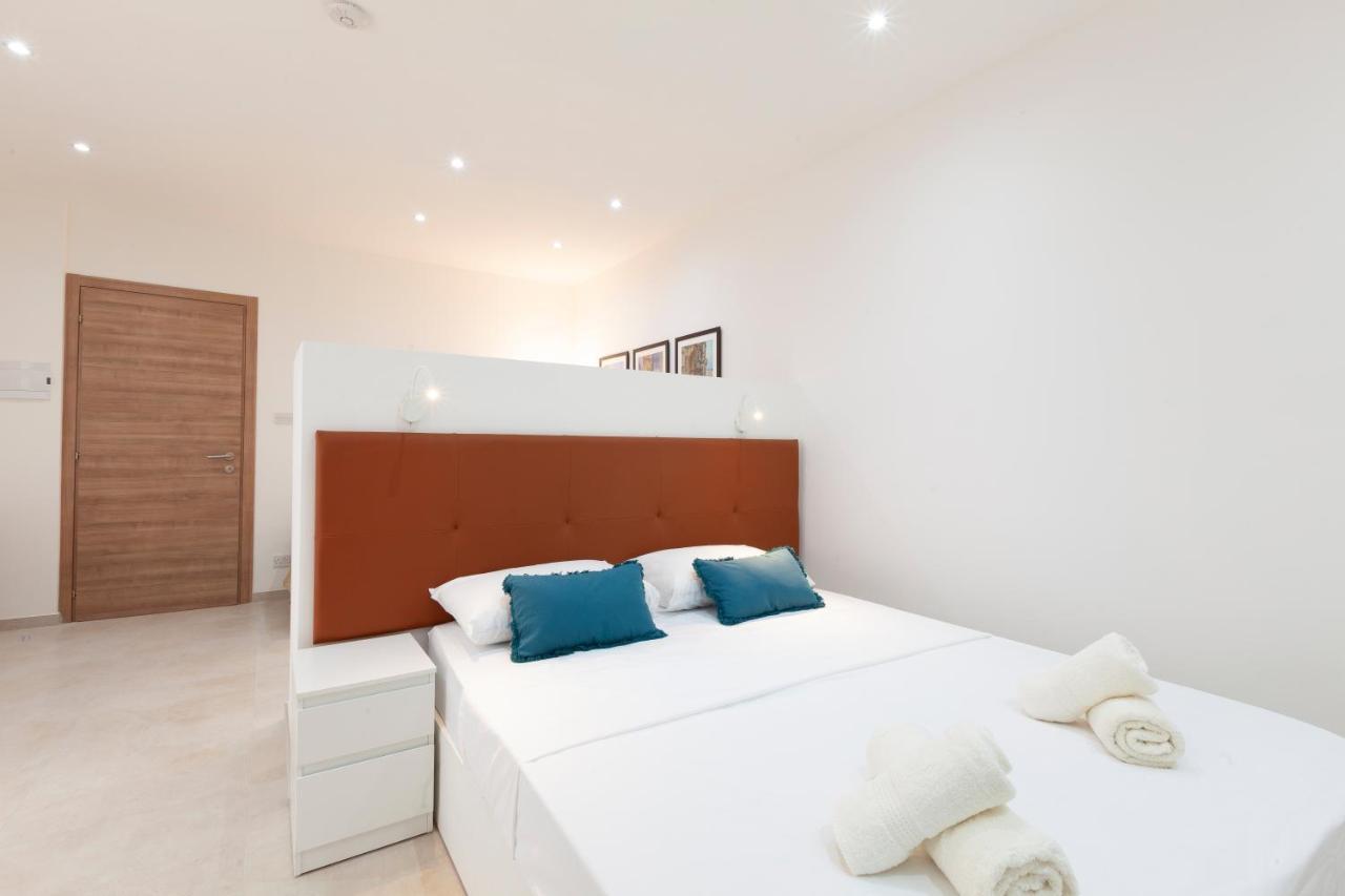Fl56 - New 3Storey House - Private Entrance & Roof Floriana Eksteriør billede