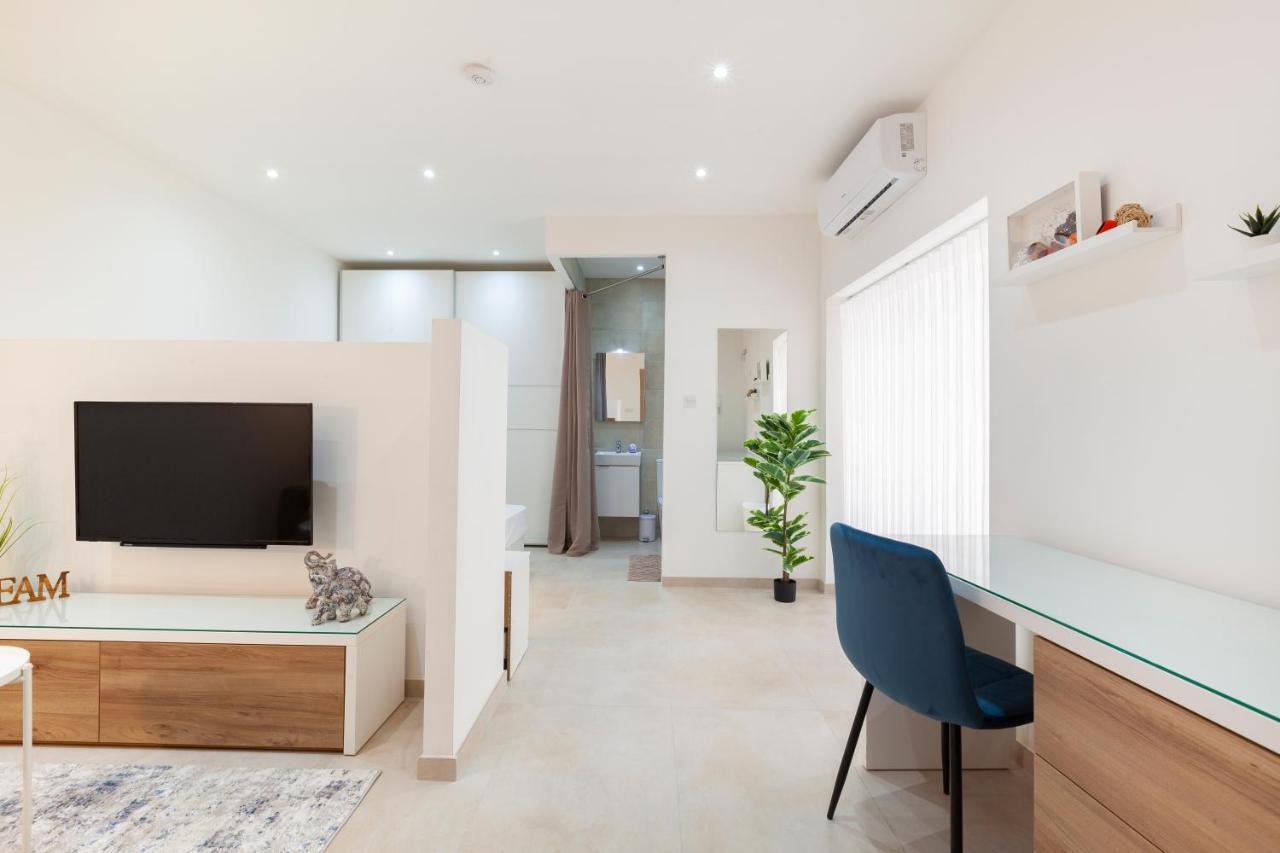 Fl56 - New 3Storey House - Private Entrance & Roof Floriana Eksteriør billede