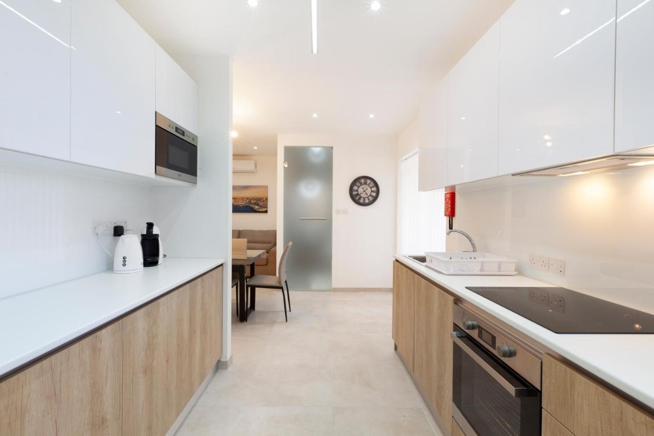 Fl56 - New 3Storey House - Private Entrance & Roof Floriana Eksteriør billede