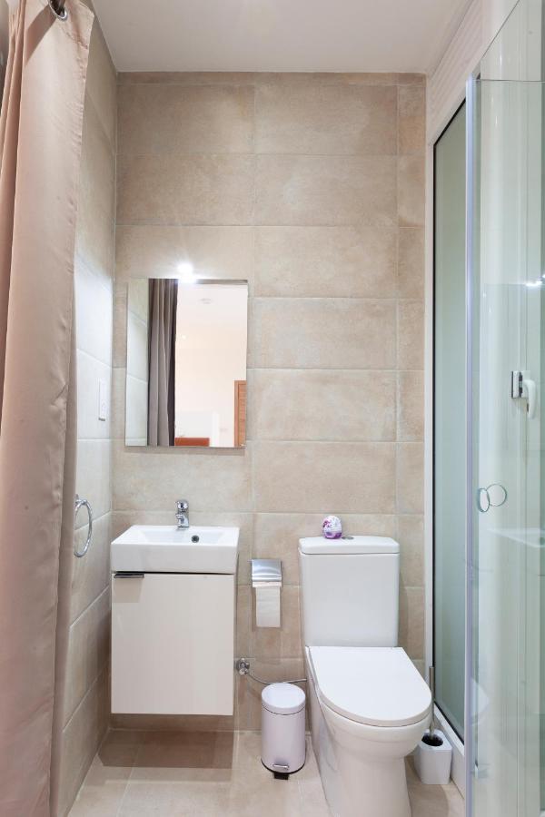 Fl56 - New 3Storey House - Private Entrance & Roof Floriana Eksteriør billede