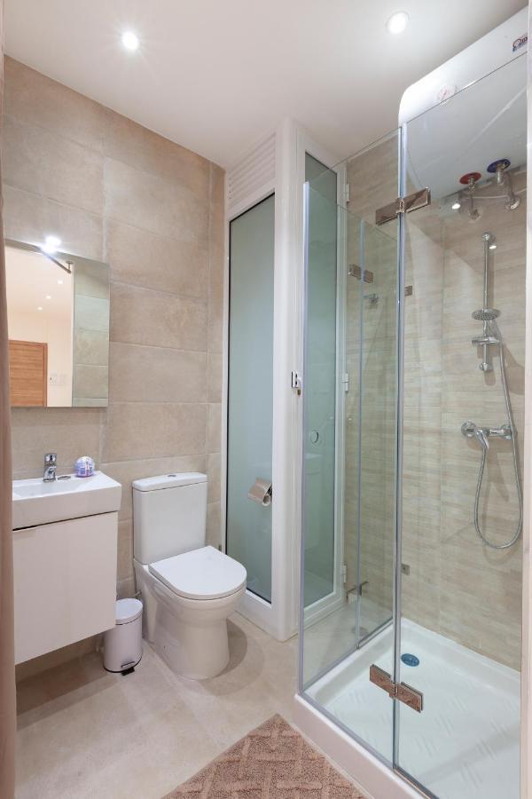 Fl56 - New 3Storey House - Private Entrance & Roof Floriana Eksteriør billede